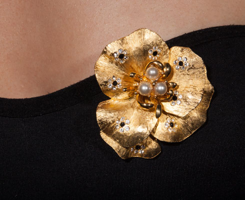 vintage pin-gold floral